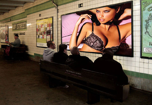 10 quảng cáo với ghế băng thú vị nhất thế giới